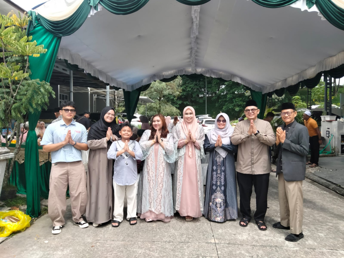 Di Kediaman Ibu Dasmiah Halal Bihalal Meningkatkan Silaturrahmi dan Kekompakan